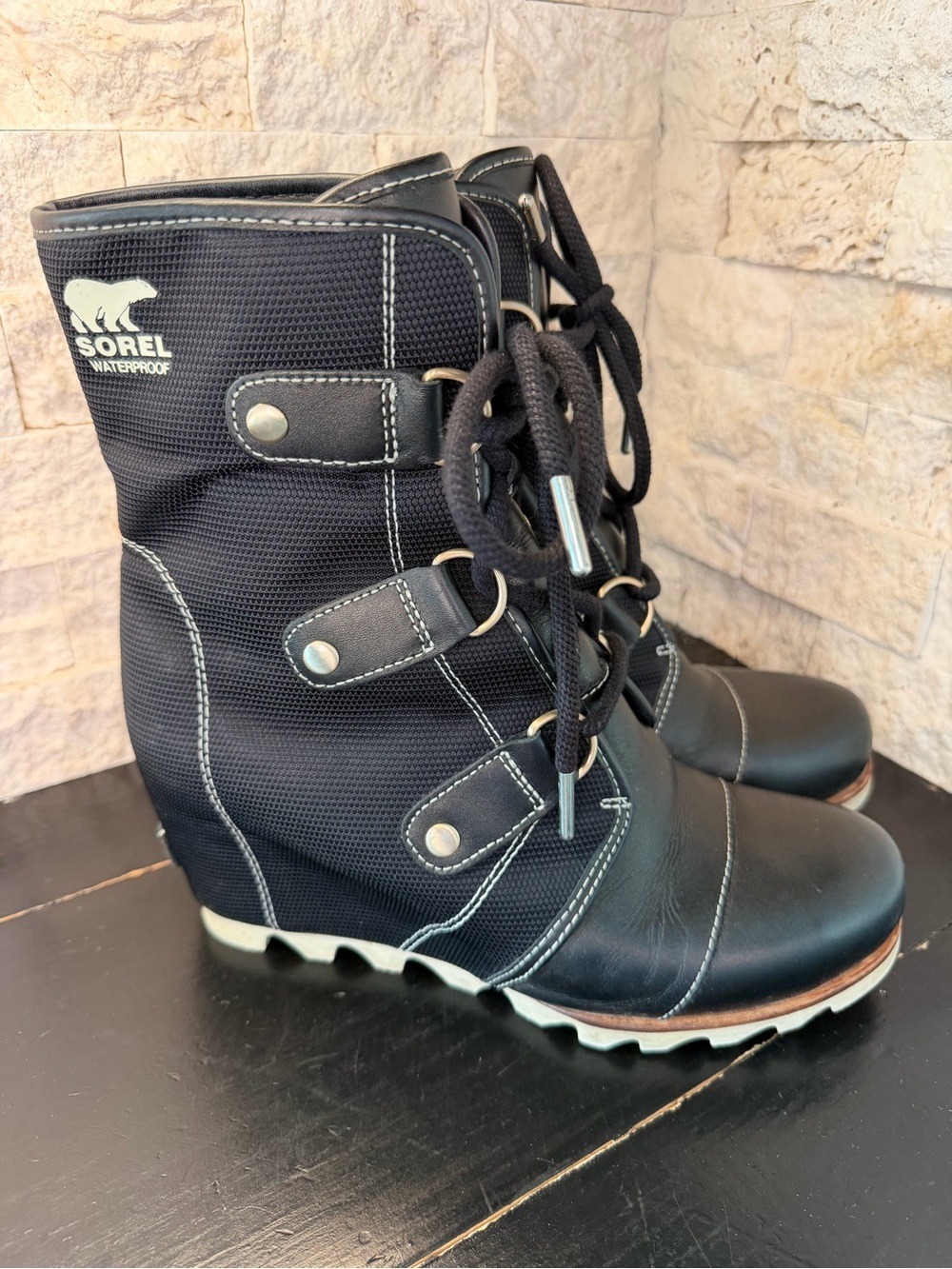 Sorel Joan of Arctic Wedge Mid Celebration Boots Black Lace Up Women’s 8.5